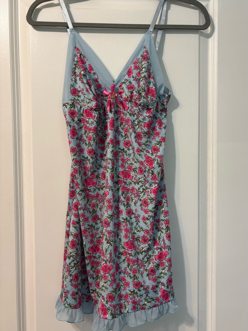 Jessica Simpson Floral Chemise Slip Dress
Coquette
Size M